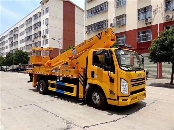 國六22米伸縮臂高空作業車